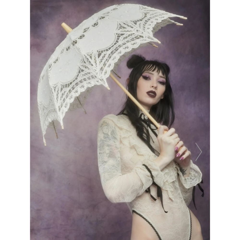 Ivory Waltz Lace Parasol